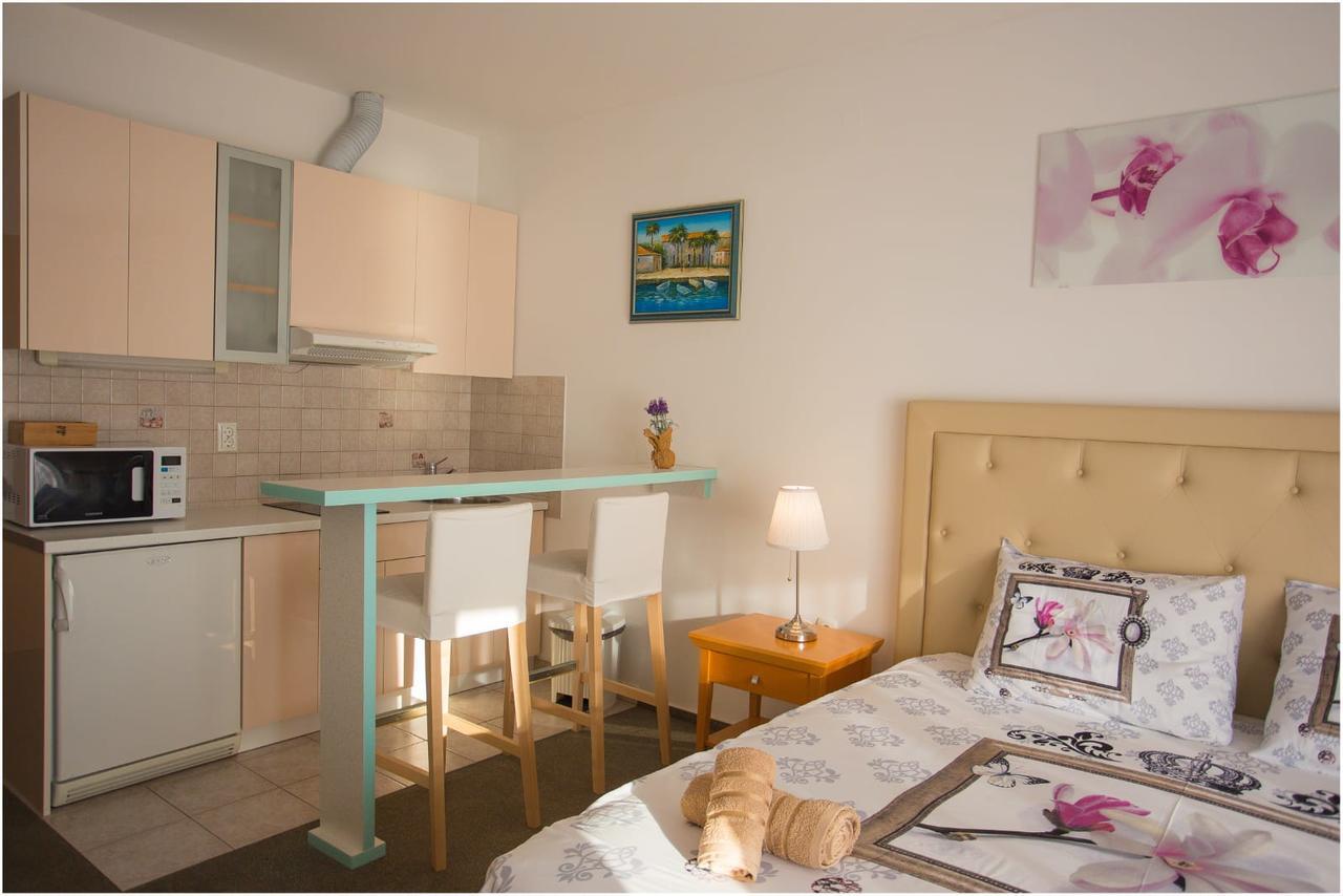 Apartments Maja Podstrana Eksteriør bilde